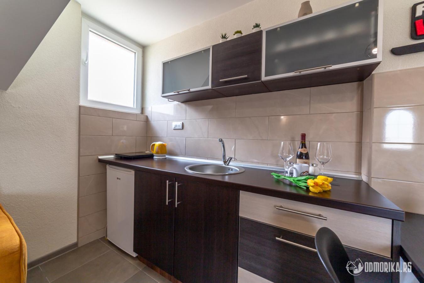Mak Basta Apartment บายินา บาชตา ภายนอก รูปภาพ